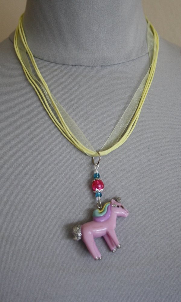 Einzigartige Kawaii Kette mit Einhorn Anhänger, Unikat