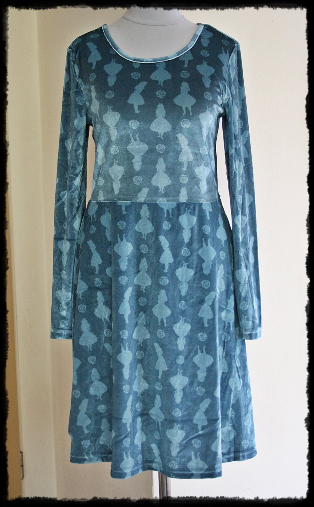 Traumhaft schönes Alice Kleid aus Samt, Gr.34/36