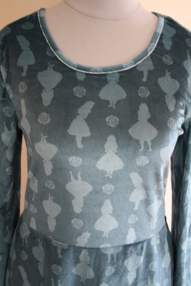 Traumhaft schönes Alice Kleid aus Samt, Gr.34/36