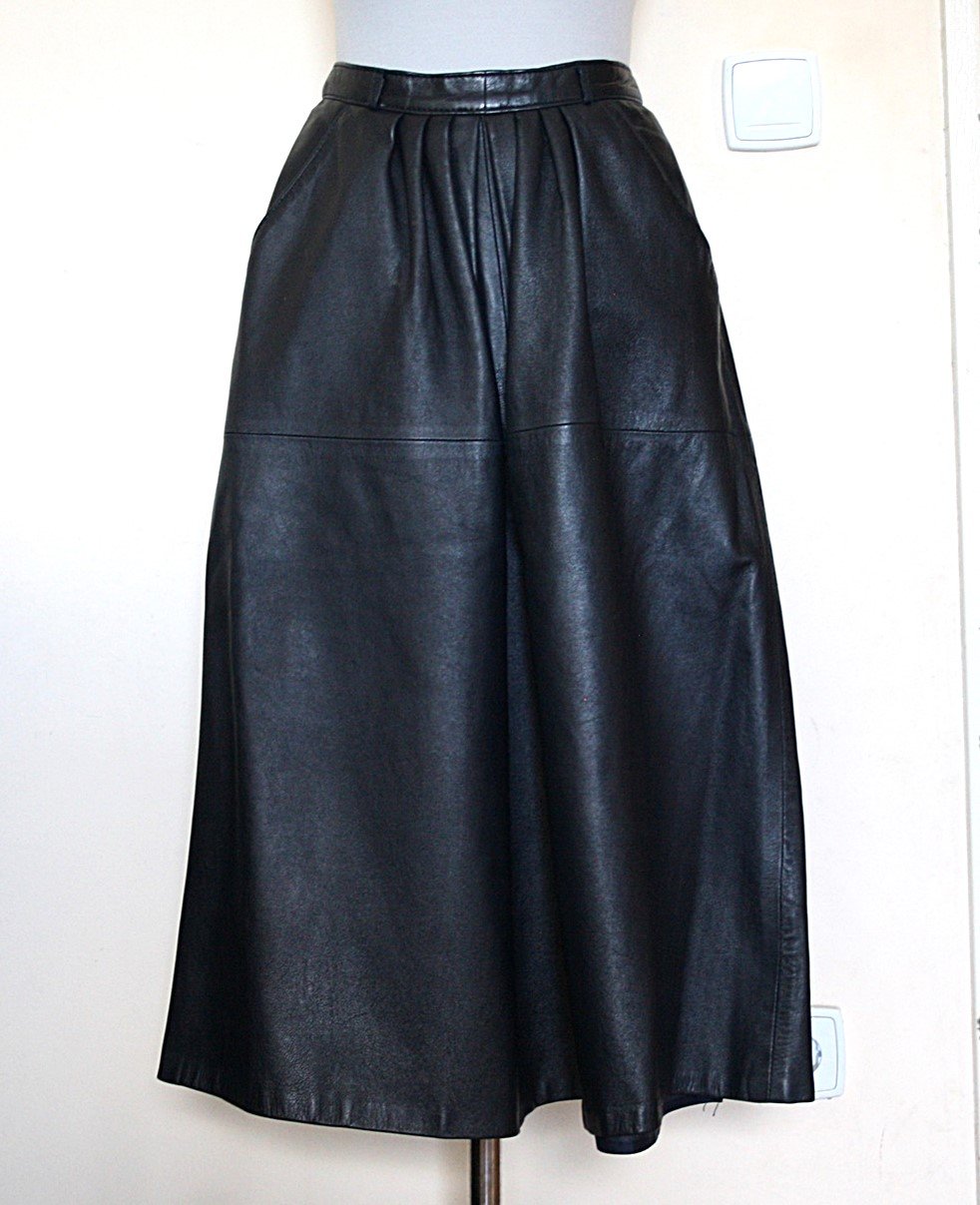 Schöner, mitternachtsblauer Vintage Midirock aus Echtleder, Gr.XS/S