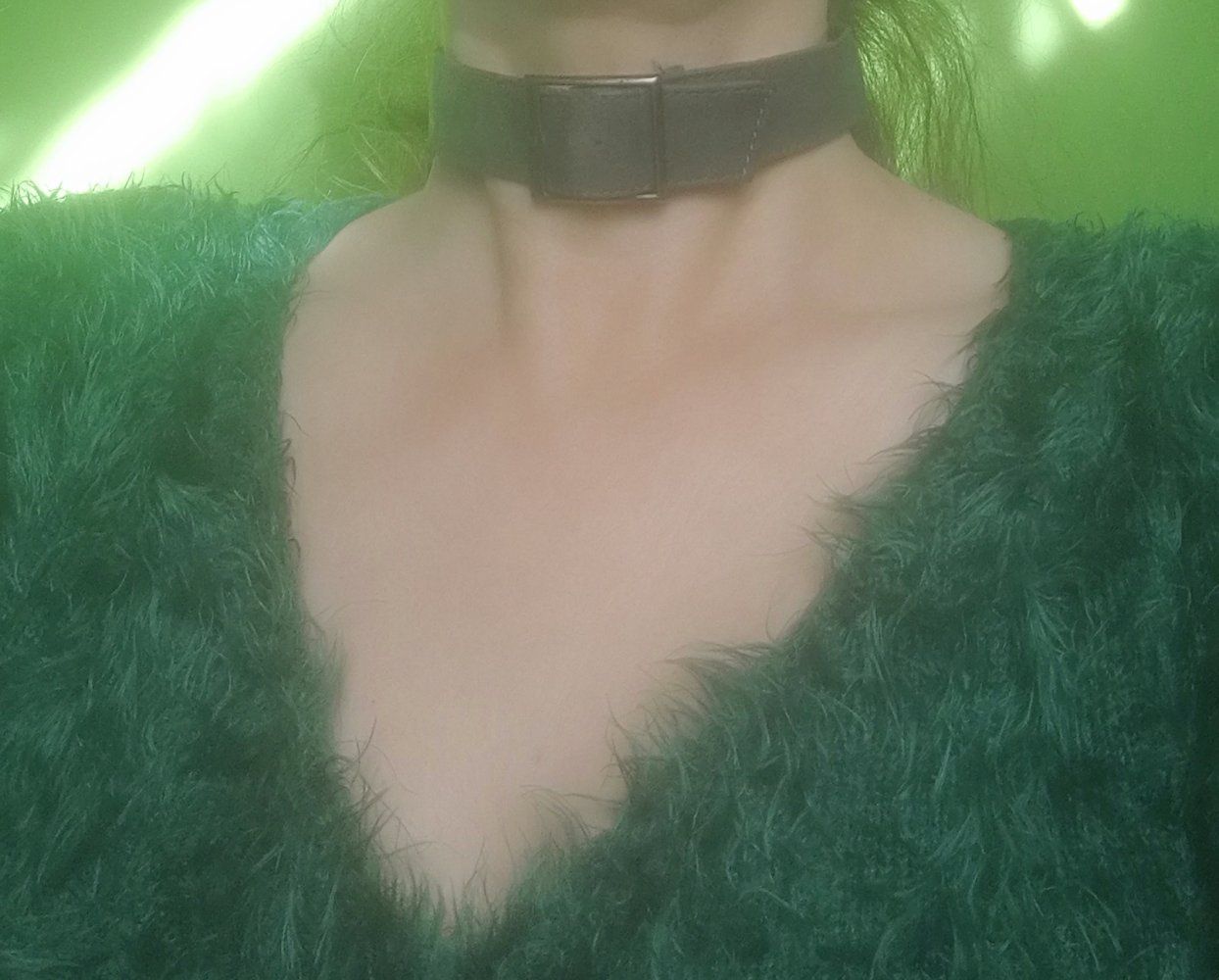 Grauer Choker mit Schnalle! Unisex Halsschmuck Lederimitat vegan sexy Eleganz