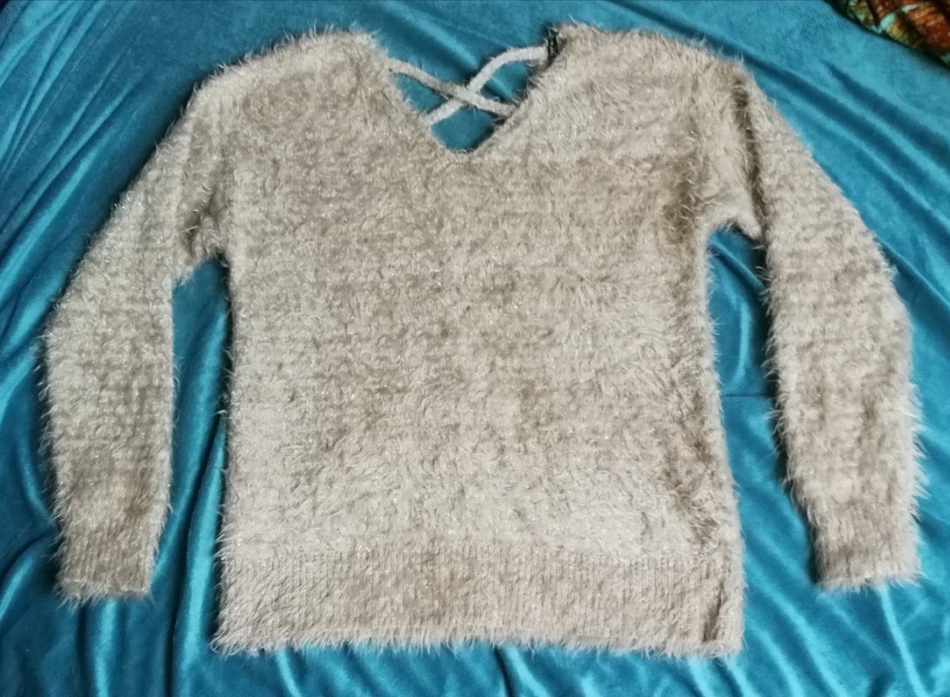 Glanz Kuschelpulli X-Style am Rücken Glamour Orsay Chic rockige punkige Eleganz
