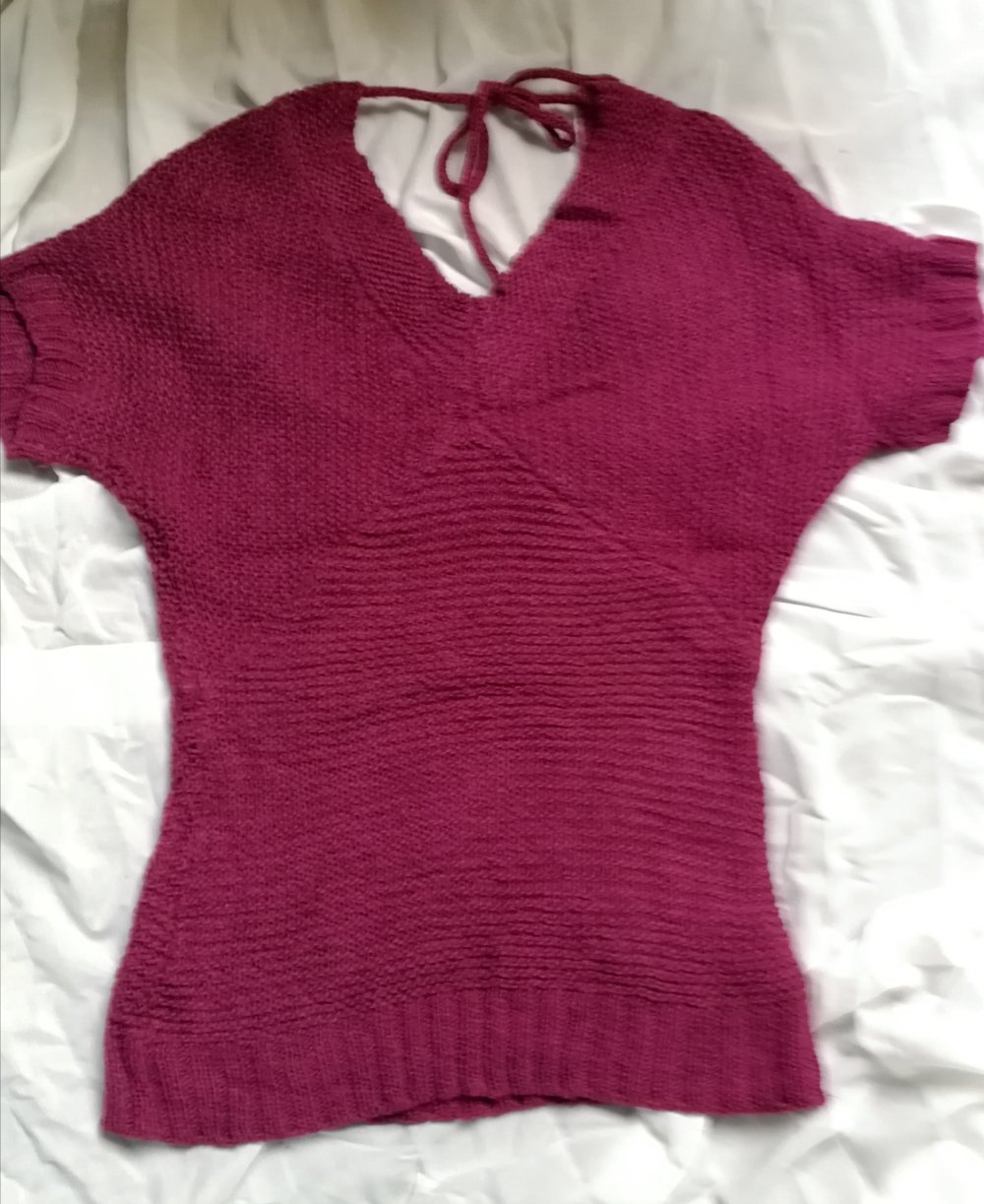 Stricktop in faszinierendem Design & toller Beerenfarbe: Orsay-Chic! Alpaca Wolle