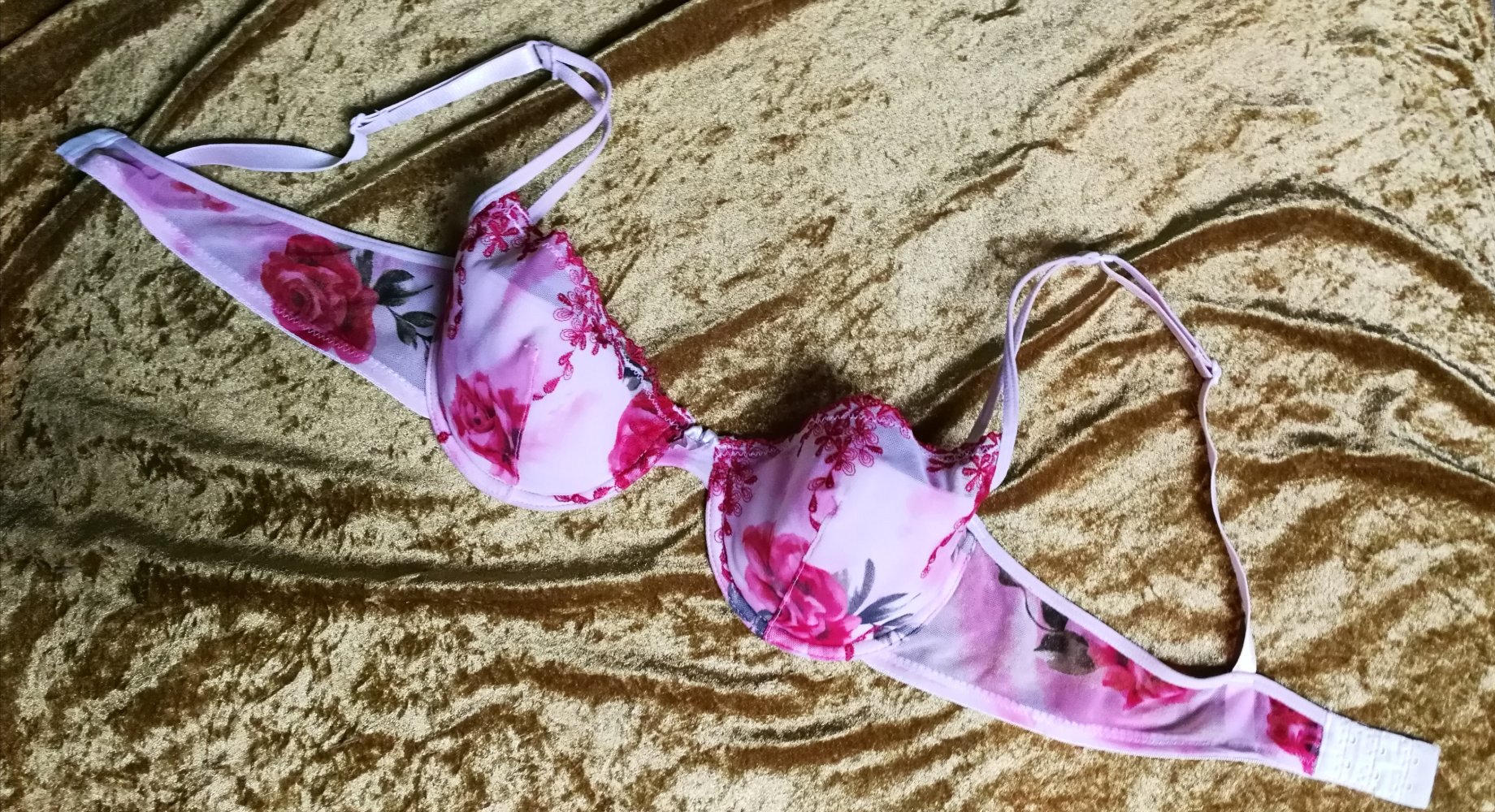 BH Büstenhalter mit roten Stickblumen Floral rosa Spitze transparent Schalen BH