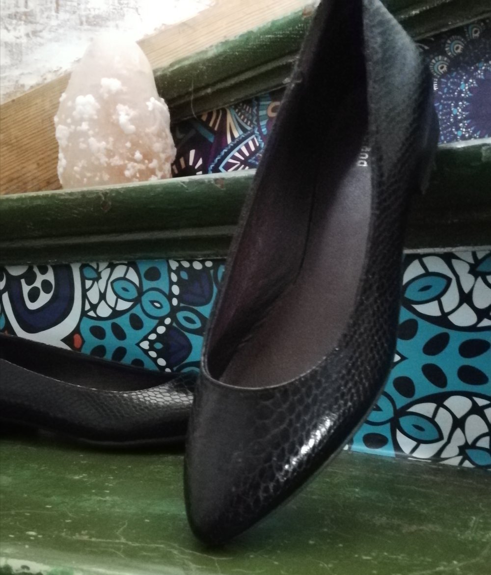 Schlangenlederimitat Ballerinas schwarze flache Schuhe klassisch sexy schön Gr. 39