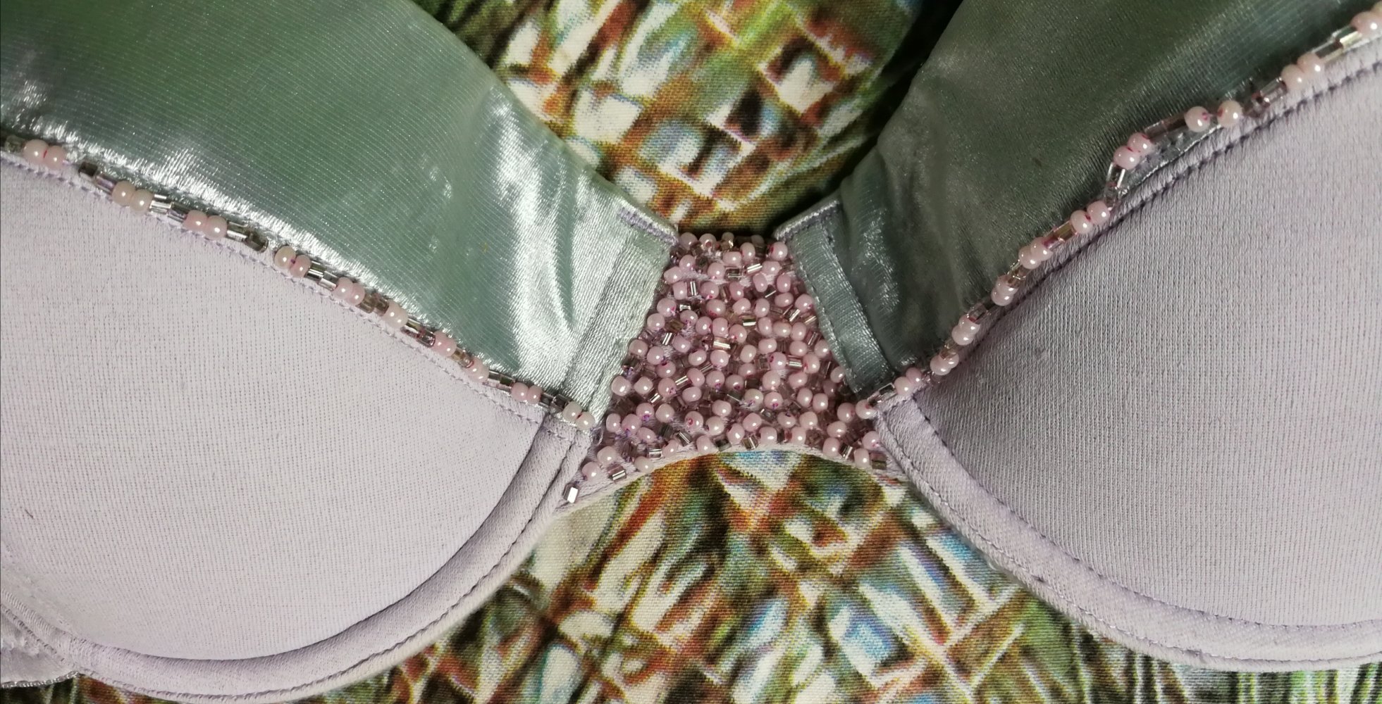 BH mit Handarbeit-Perlenbesatz! Glam Stage Bühnenoutfit Satin True Vintage