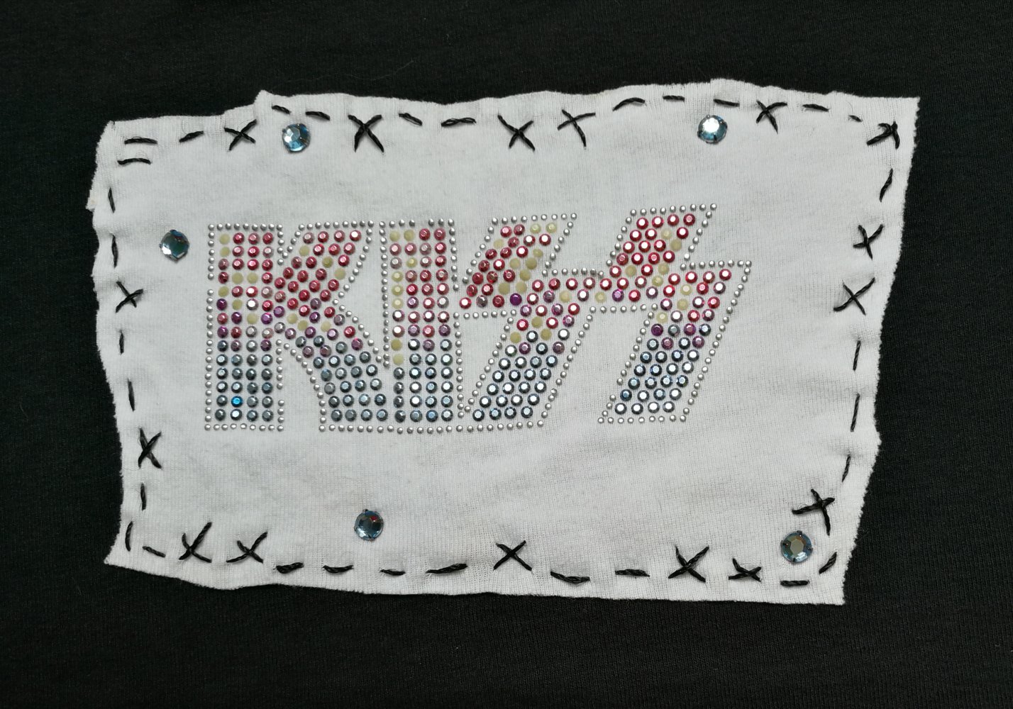 KISS Bandshirt Designershirt USA Custom Strass Nieten Glitzer Heavy Metal Rockchick Swag
