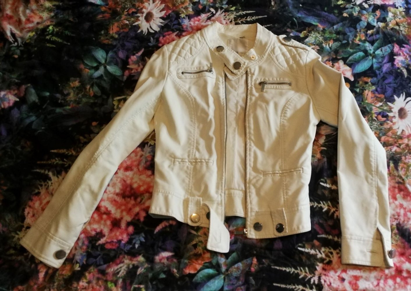 Weiße Lederjacke Stepplederjacke vegan Lederimitat Bikerjacke Amisu
