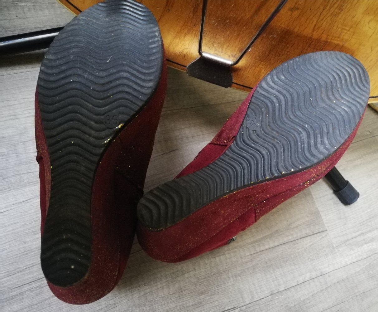 Stiefeletten Wedges Plateau Lederimitat vegan Bordeaux Goldglitter Glam 36