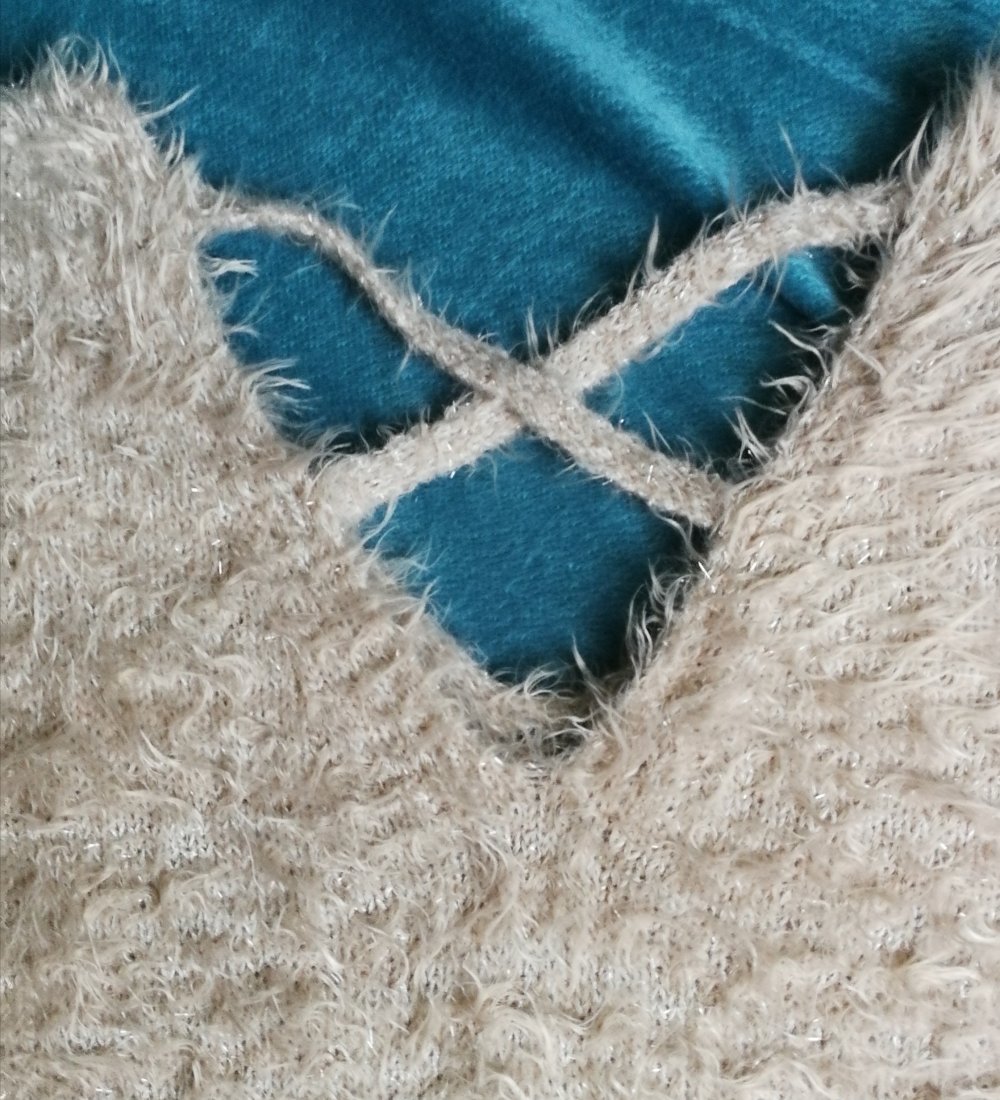Glanz Kuschelpulli X-Style am Rücken Glamour Orsay Chic rockige punkige Eleganz