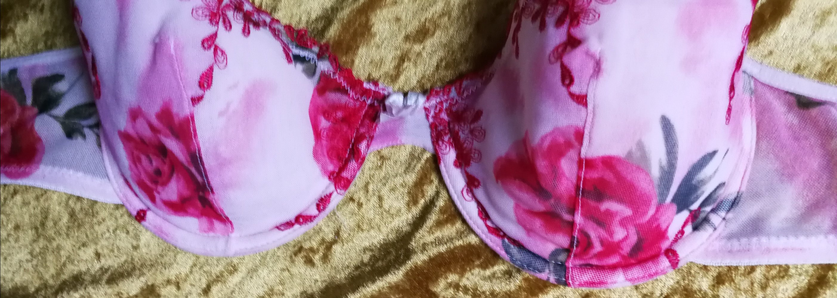 BH Büstenhalter mit roten Stickblumen Floral rosa Spitze transparent Schalen BH