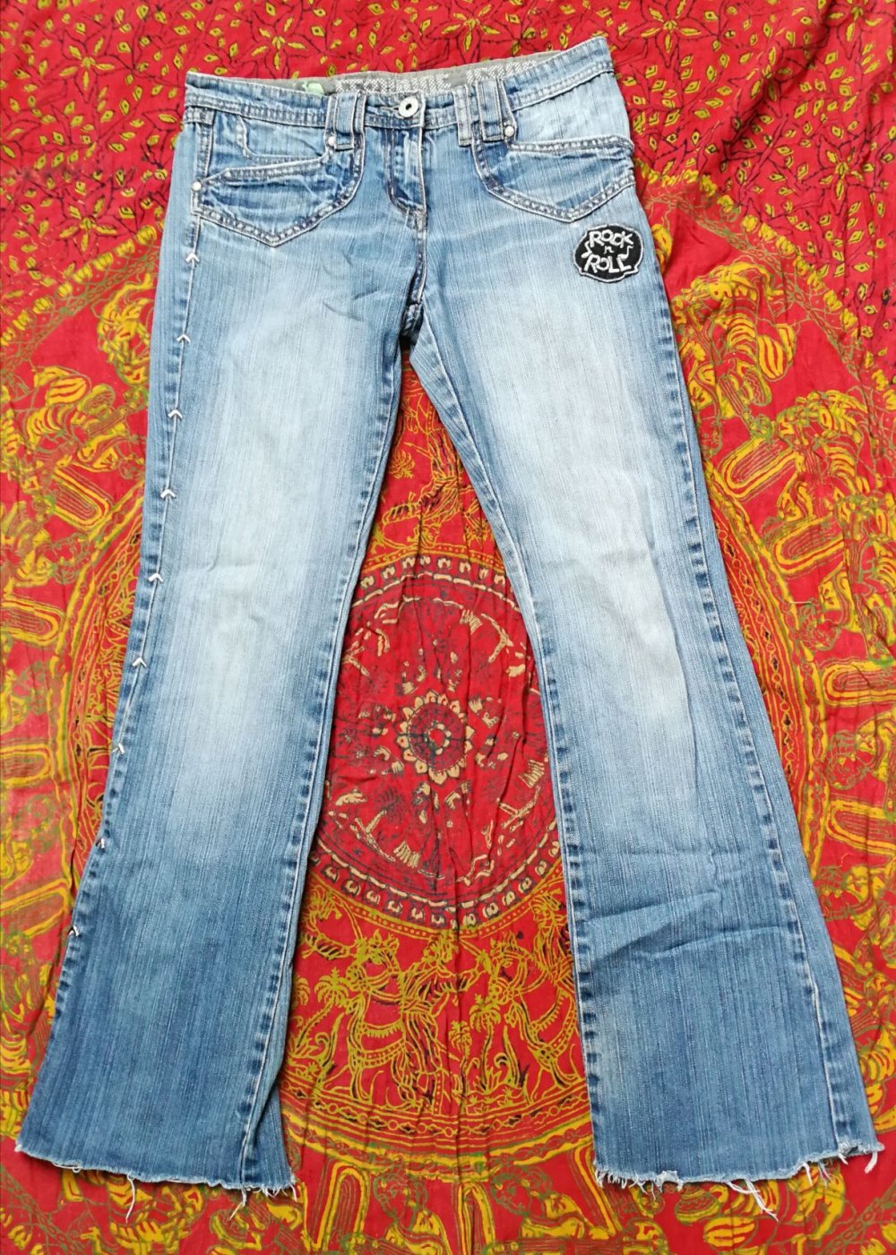 Jeans abgerocktes Customunikat Rock n Roll Silberstyle Nieten