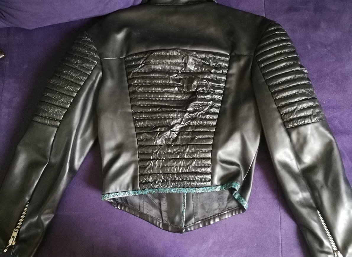 Designerjacke: Bikerjacke Mazocha Düsseldorf als weltweites Unikat! Rockchick Metal Stageoutfit