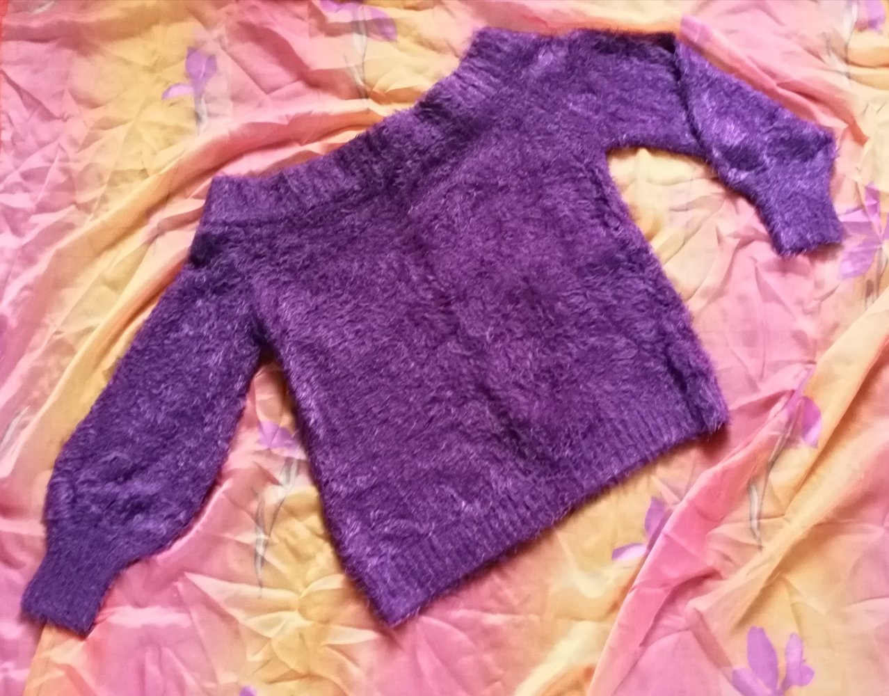 Kuschelpullover Pullover Lila Wuschelkuschel Pulli sexy Decollete neuwertig chic zeitlos!