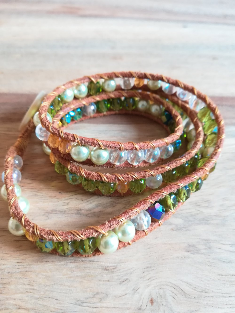 Grünes Glitzer-Wickelarmband 