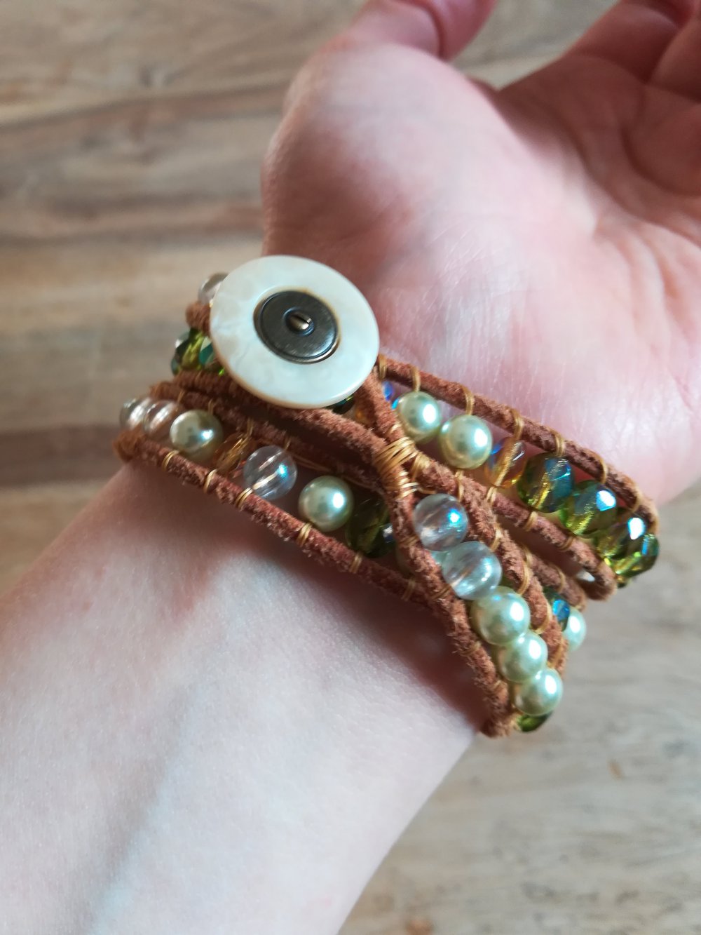 Grünes Glitzer-Wickelarmband 