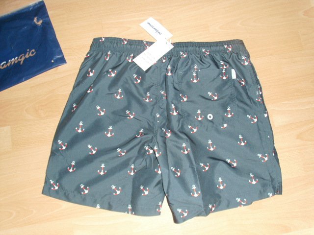 Badeshorts von Maamgic, blau mit Motiv, Gr. L mit Etikett
