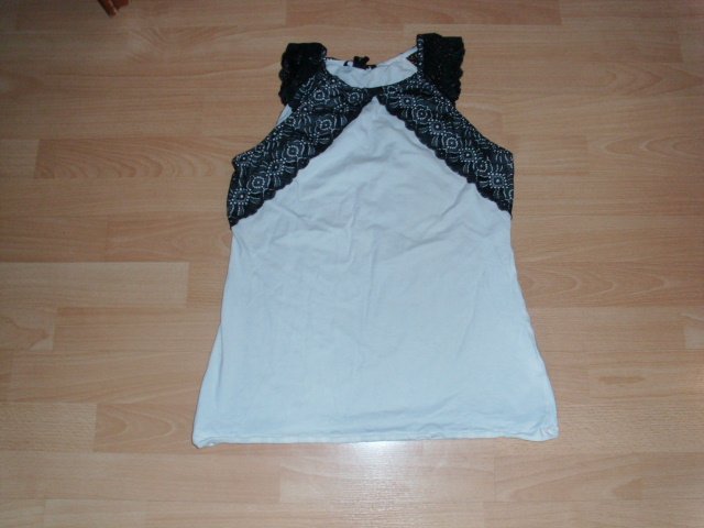 Top von H&M, hellbeige mit Spitze, Gr. 38