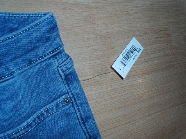 Skinny Jeans von Amazon Essentials, blau, Gr. 36 mit Etikett