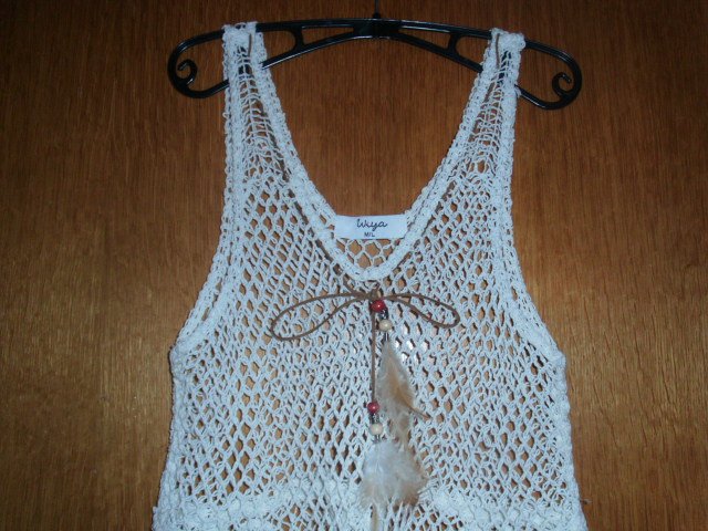 Netztop von Wiya, wollweiß mit Federn, Gr. M/L