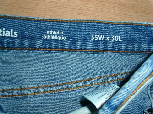 Jeans von Amazon Essentials, mittelblau, Gr. 50/52 (35/30)