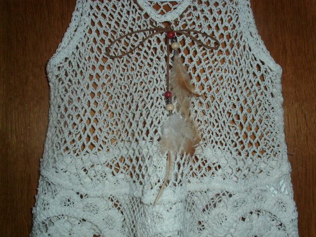 Netztop von Wiya, wollweiß mit Federn, Gr. M/L