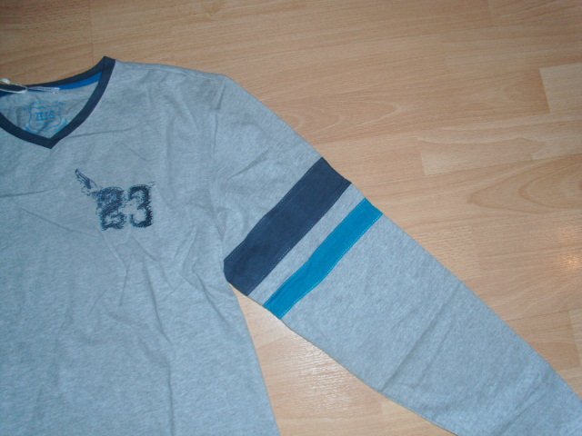 Langarmshirt von H.I.S. hellgrau mit Motiv, Gr. L mit Etikett