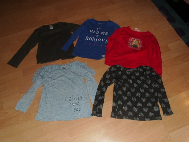10 Mädchen Langarmshirts, mit Motiven, Gr. 110/116 + Zugabe