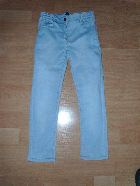 1 Jeans ( Review) und 1 7/8 Jeans ( Kiabi), hellblau, Gr. 140/146