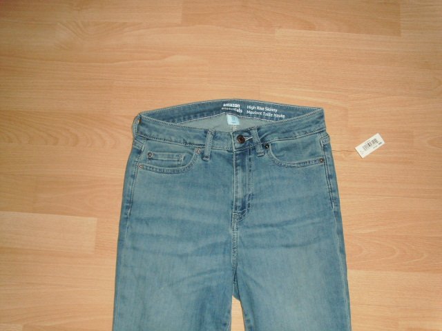 Skinny Jeans von Amazon Essentials, blau, Gr. 36 mit Etikett