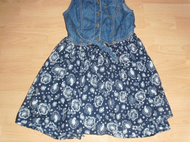 Kleid von Gillians Closet, mit weißen Motiven, Gr. 128