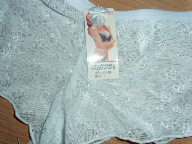 Slip von Bixtra, weiß, mit Blumen, Gr. 40 mit Etikett