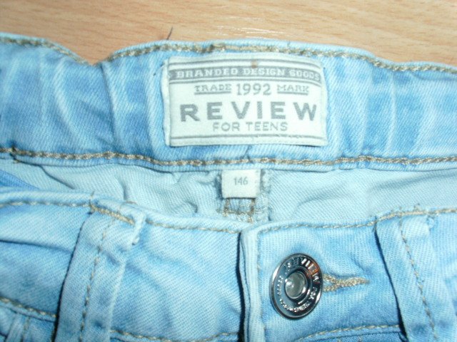 1 Jeans ( Review) und 1 7/8 Jeans ( Kiabi), hellblau, Gr. 140/146