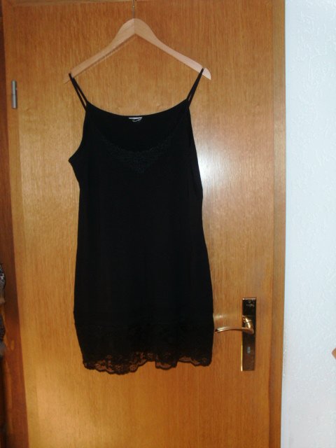 Trägertop von Paola, schwarz mit Spitze, Gr. 42
