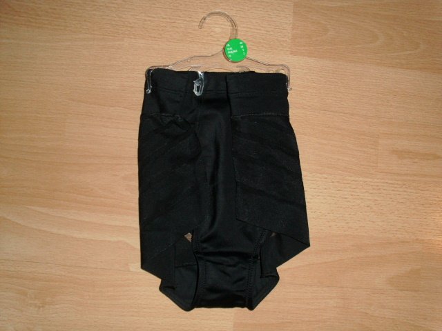 Slip von DIM, schwarz mit Shaping Effekt, Gr. 38 NEU