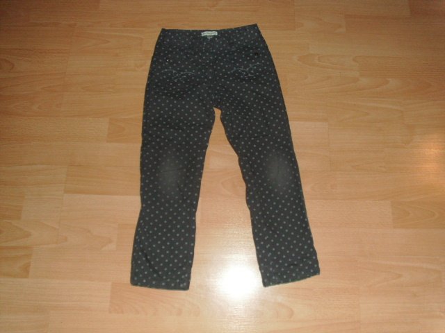Hose von Vertbaudet, grau mit Punkten, Gr. 116