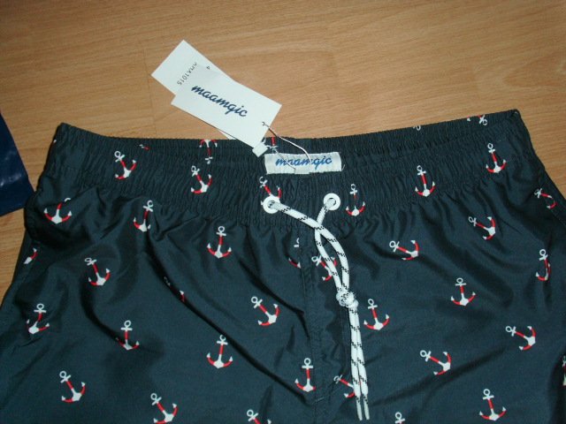 Badeshorts von Maamgic, blau mit Motiv, Gr. L mit Etikett