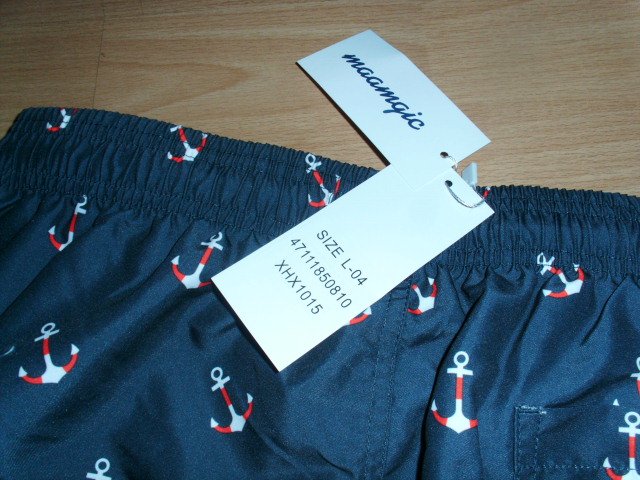 Badeshorts von Maamgic, blau mit Motiv, Gr. L mit Etikett