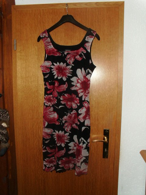 Kleid von Street One, schwarz mit Blumen, Gr. 42