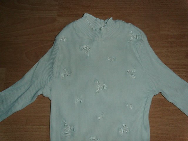 Langarmshirt von Zara, wollweiß mit Blüten, Gr. 116/122