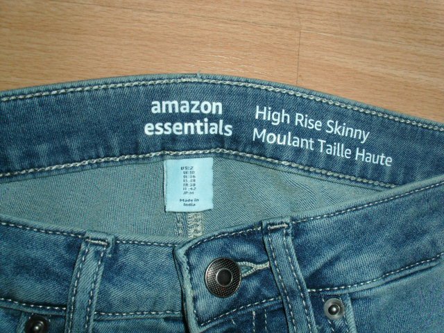 Skinny Jeans von Amazon Essentials, blau, Gr. 36 mit Etikett