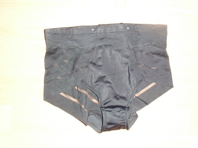 Slip von DIM, schwarz mit Shaping Effekt, Gr. 38 NEU