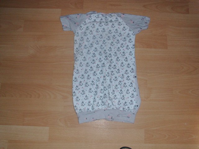 Kleid, pastelllila mit Motiv, Gr. 110/116