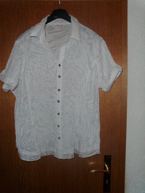 Bluse von Outfit, weiß-hellgrau, Gr. 48