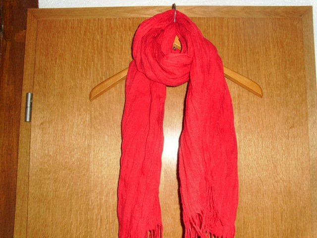 Schal, rot im Knitterlook