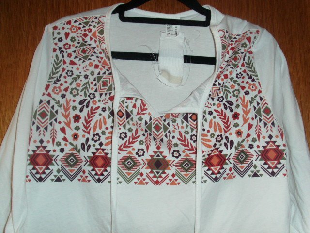 Schlupfshirt, wollweiß mit  Motiven, Gr. 44