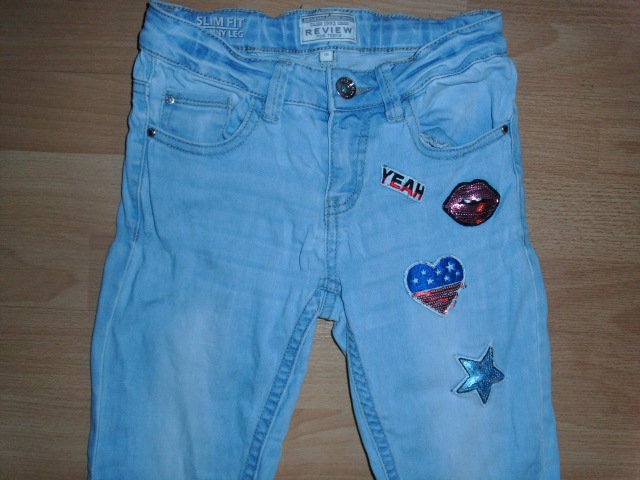 1 Jeans ( Review) und 1 7/8 Jeans ( Kiabi), hellblau, Gr. 140/146