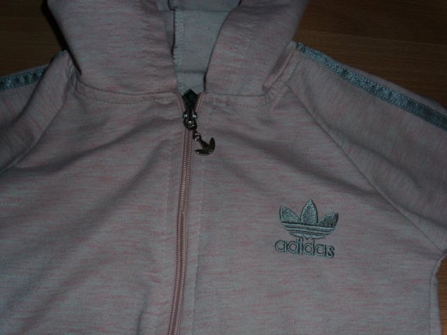 Sportanzug von Adidas, hellrosa, Gr. 122/128