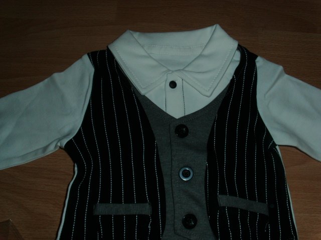 Einteiler / Anzug, mit Schleife, Gr. 62/68 