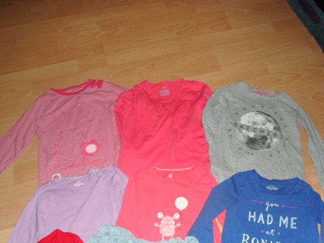 10 Mädchen Langarmshirts, mit Motiven, Gr. 110/116 + Zugabe